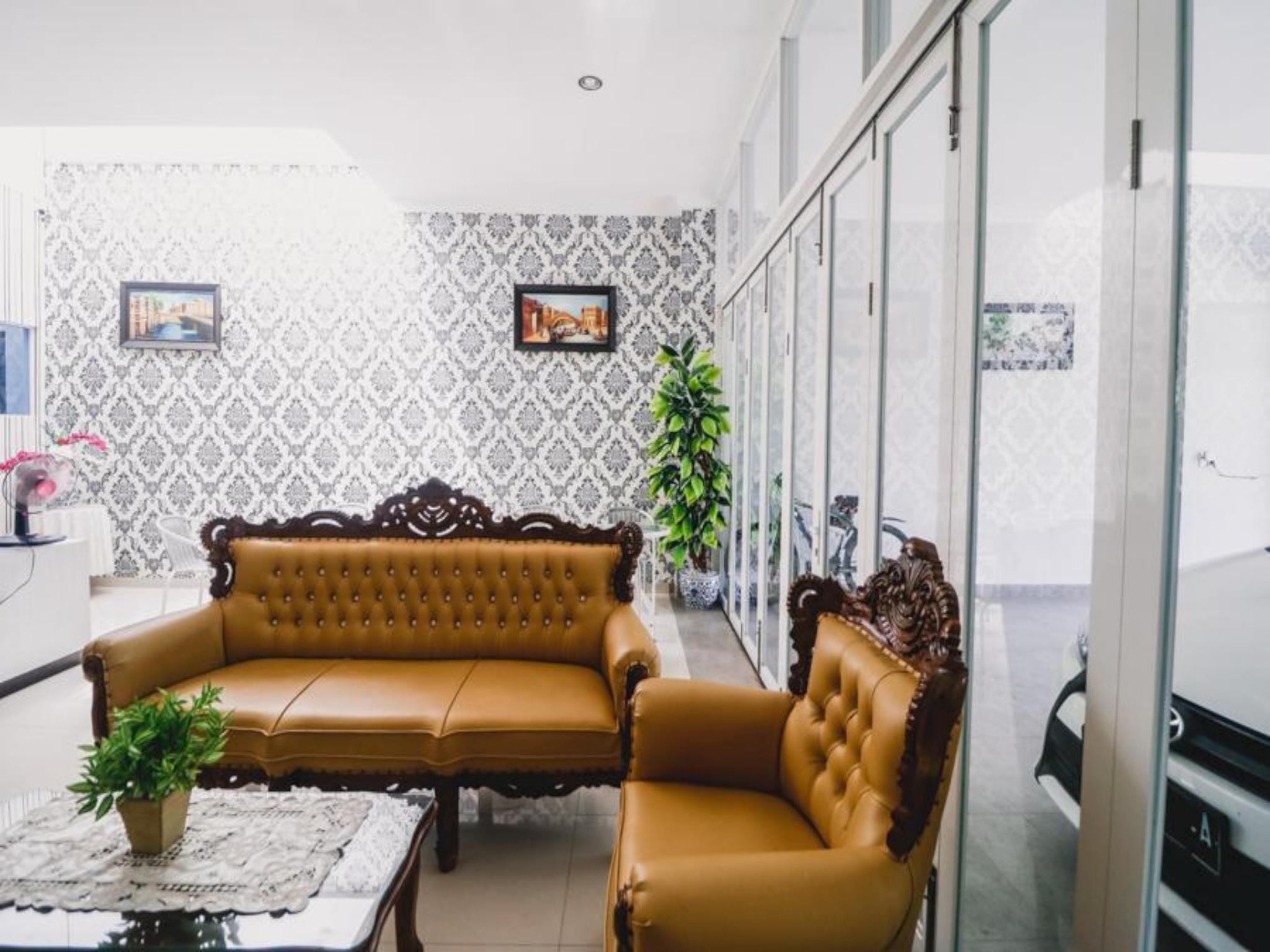 Reddoorz Near Hermes Place Polonia 2* Medan
